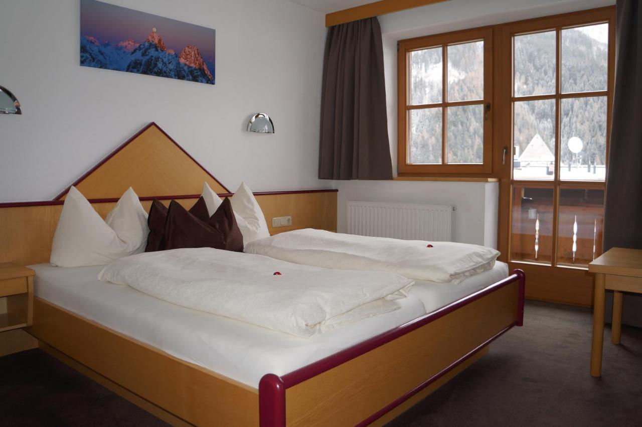Pension Strolz Sankt Anton am Arlberg Exterior photo